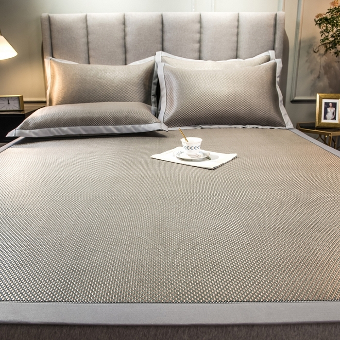 91家纺网 家纺一手货源 找家纺 印季家纺 2026新款高端养生冰藤席席子凉席 银绿小格