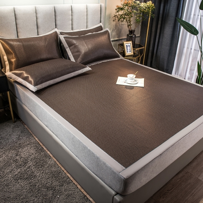 91家纺网 家纺一手货源 找家纺 印季家纺 2026新款高端养生冰藤席席子凉席 深咖小点