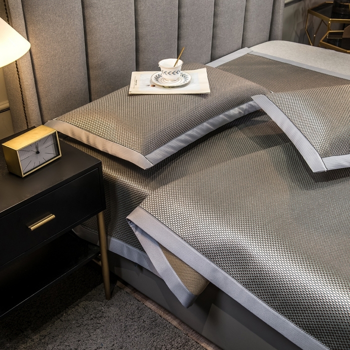 91家纺网 家纺一手货源 找家纺 印季家纺 2026新款高端养生冰藤席席子凉席 银绿小格