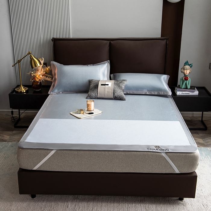 91家纺网 家纺一手货源 找家纺 印季家纺 2026新款清凉舒适拼色加密冰藤床裙款凉席 色块-浅蓝