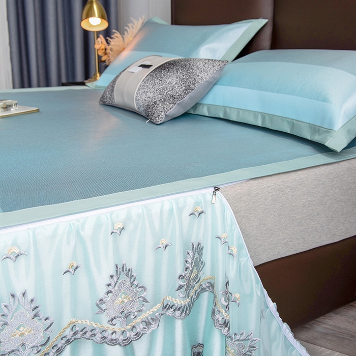 91家纺网 家纺一手货源 找家纺 印季家纺 2026新款清凉舒适拼色加密冰藤床裙款凉席 条纹-蓝绿