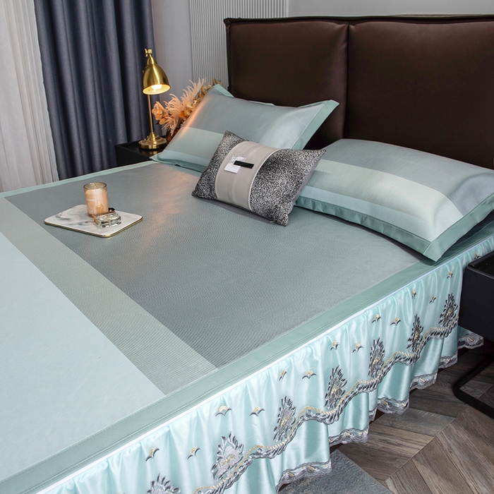 91家纺网 家纺一手货源 找家纺 印季家纺 2026新款清凉舒适拼色加密冰藤床裙款凉席 条纹-浅绿