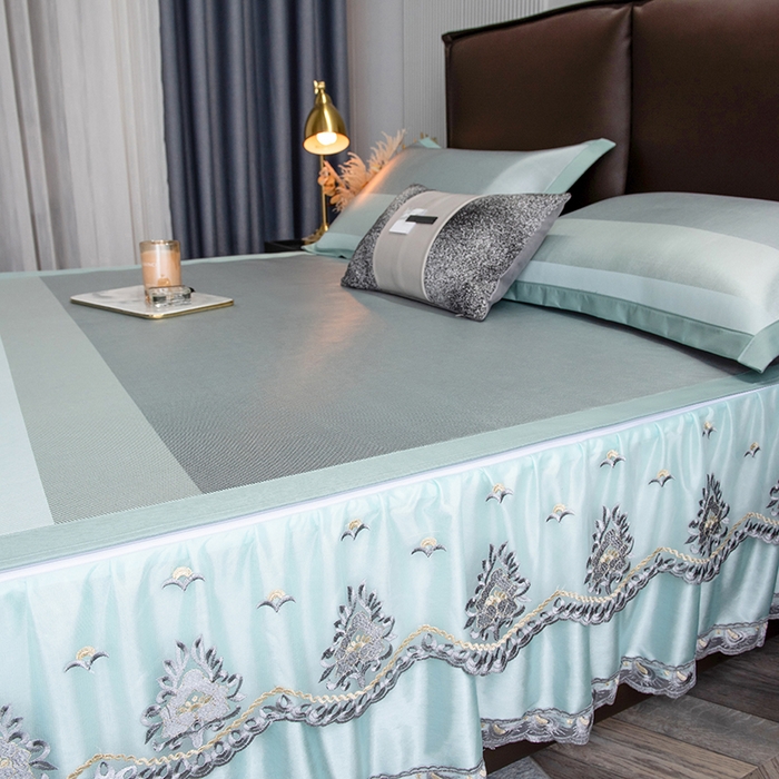 91家纺网 家纺一手货源 找家纺 印季家纺 2026新款清凉舒适拼色加密冰藤床裙款凉席 条纹-浅绿