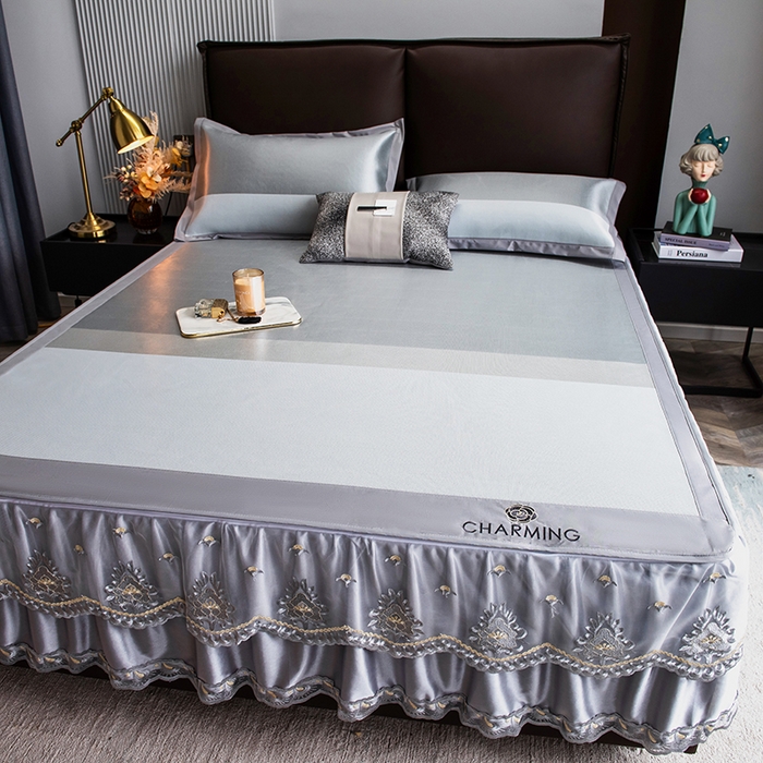 91家纺网 家纺一手货源 找家纺 印季家纺 2026新款清凉舒适拼色加密冰藤床裙款凉席 条纹-浅灰