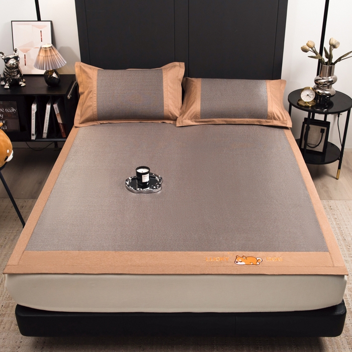 91家纺网 家纺一手货源 找家纺 印季家纺 2026新款5A级抗菌加厚绣花冰藤席-幸运狗（床席款） 银咖