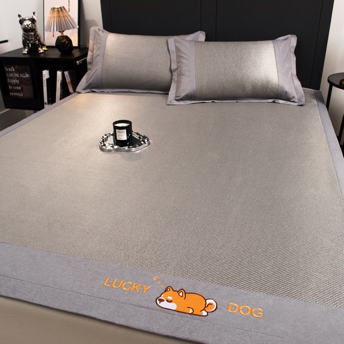 91家纺网 家纺一手货源 找家纺 印季家纺 2026新款5A级抗菌加厚绣花冰藤席-幸运狗（床席款） 银灰