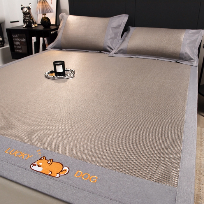 91家纺网 家纺一手货源 找家纺 印季家纺 2026新款5A级抗菌加厚绣花冰藤席-幸运狗（床笠款） 银棕