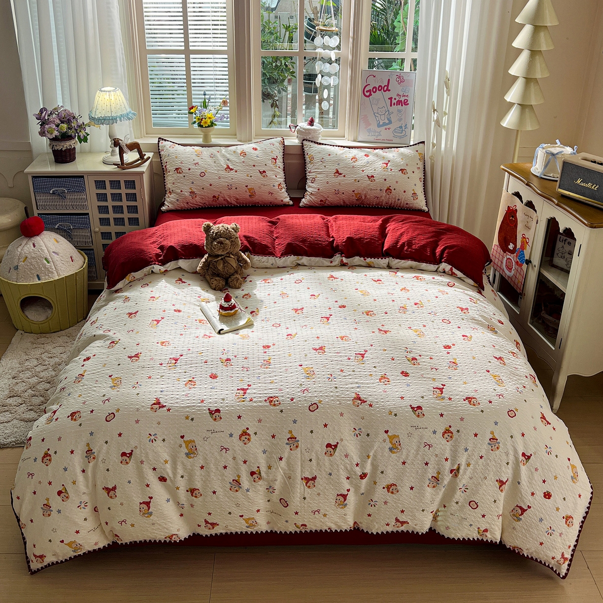 91家纺网 家纺一手货源 找家纺 水墨江南 2026新款贝壳边泡芙纱时尚印花四件套 红色星仔