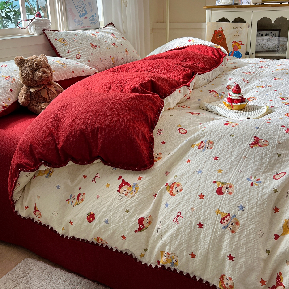 91家纺网 家纺一手货源 找家纺 水墨江南 2026新款贝壳边泡芙纱时尚印花四件套 红色星仔