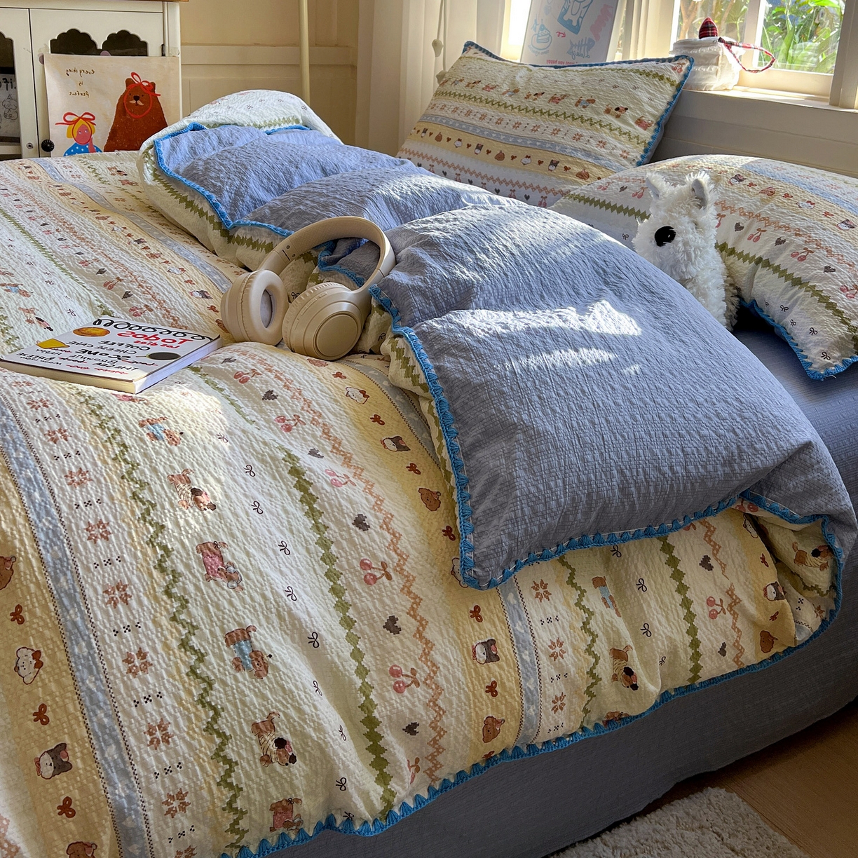 91家纺网 家纺一手货源 找家纺 水墨江南 2026新款贝壳边泡芙纱时尚印花四件套 费尔岛狗狗