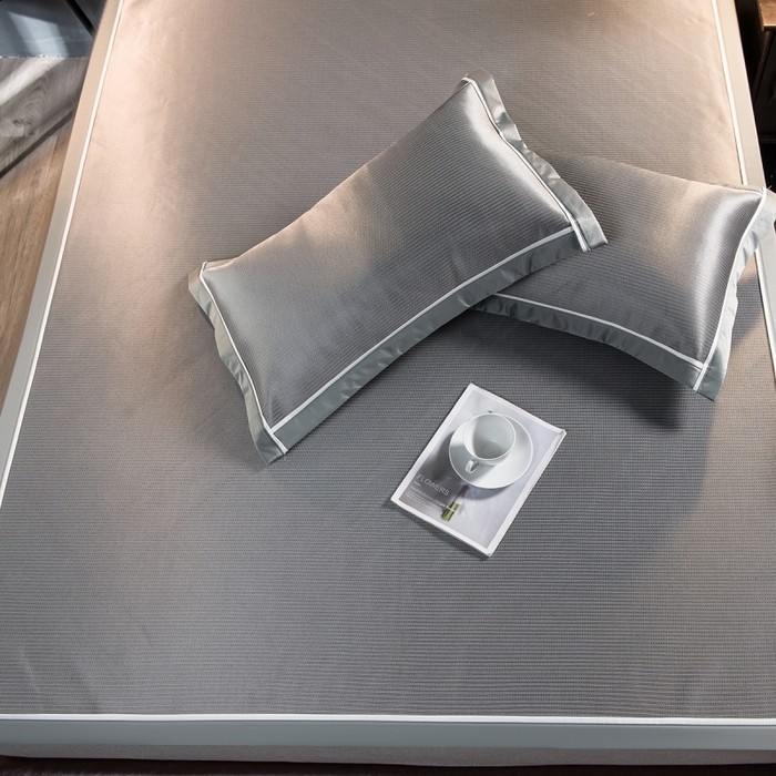 91家纺网 家纺一手货源 找家纺 印季家纺 2026新款1200D加密纯色碳光席席子凉席 浅灰