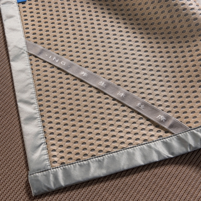 91家纺网 家纺一手货源 找家纺 印季家纺 2026新款1200D加密纯色碳光席席子凉席 咖啡