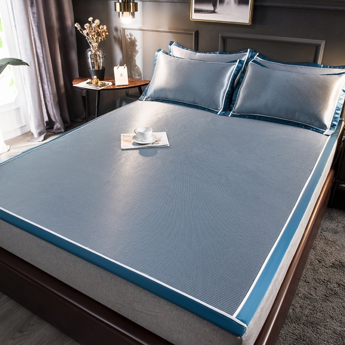 91家纺网 家纺一手货源 找家纺 印季家纺 2026新款1200D加密纯色碳光席席子凉席 深蓝