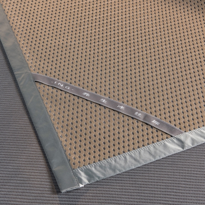 91家纺网 家纺一手货源 找家纺 印季家纺 2026新款1200D加密纯色碳光席席子凉席 浅灰