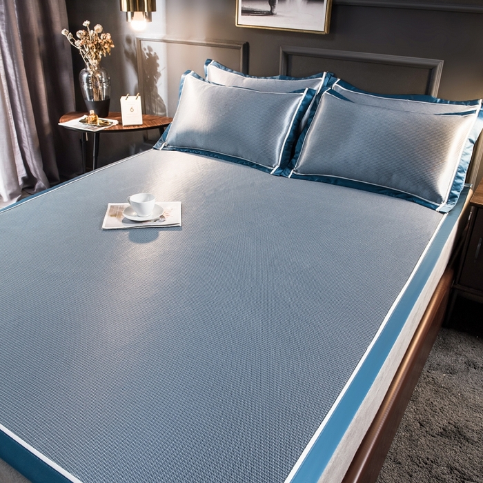 91家纺网 家纺一手货源 找家纺 印季家纺 2026新款1200D加密纯色碳光席席子凉席 深蓝