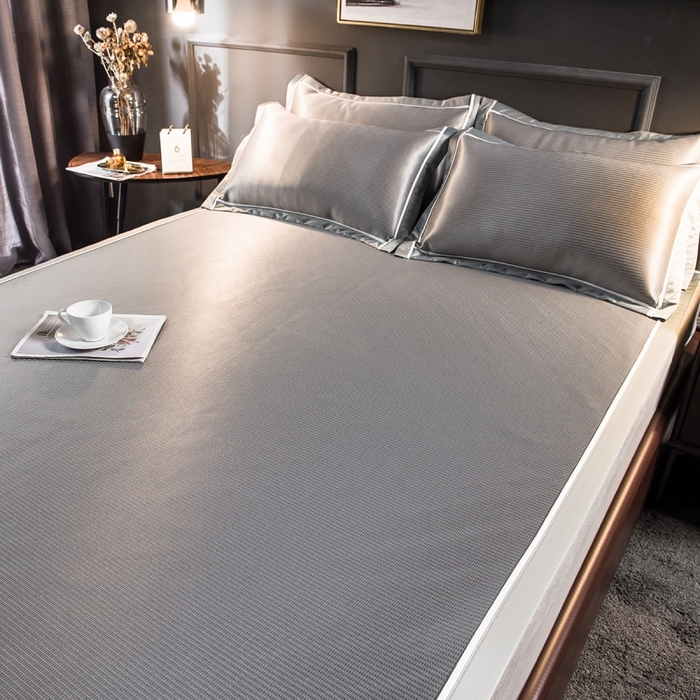 91家纺网 家纺一手货源 找家纺 印季家纺 2026新款1200D加密纯色碳光席席子凉席 浅灰