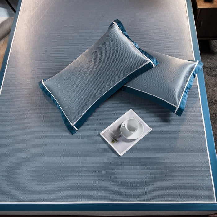 91家纺网 家纺一手货源 找家纺 印季家纺 2026新款1200D加密纯色碳光席席子凉席 深蓝