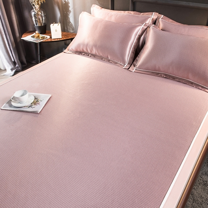 91家纺网 家纺一手货源 找家纺 印季家纺 2026新款1200D加密纯色碳光席席子凉席 嫩粉