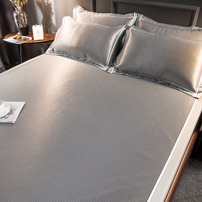 91家纺网 家纺一手货源 找家纺 印季家纺 2026新款1200D加密纯色碳光席席子凉席 浅灰