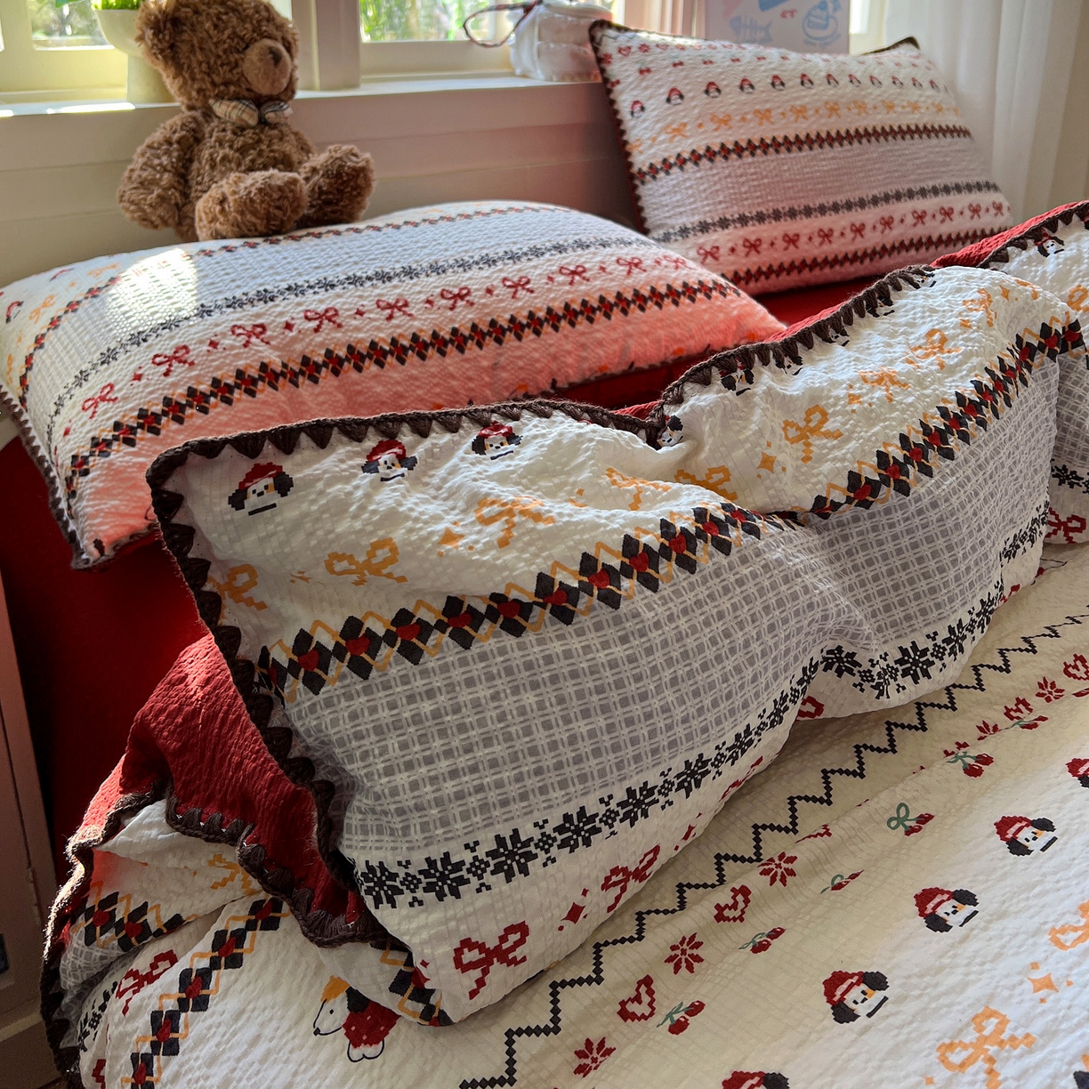 91家纺网 家纺一手货源 找家纺 水墨江南 2026新款贝壳边泡芙纱时尚印花四件套 费尔岛小狗