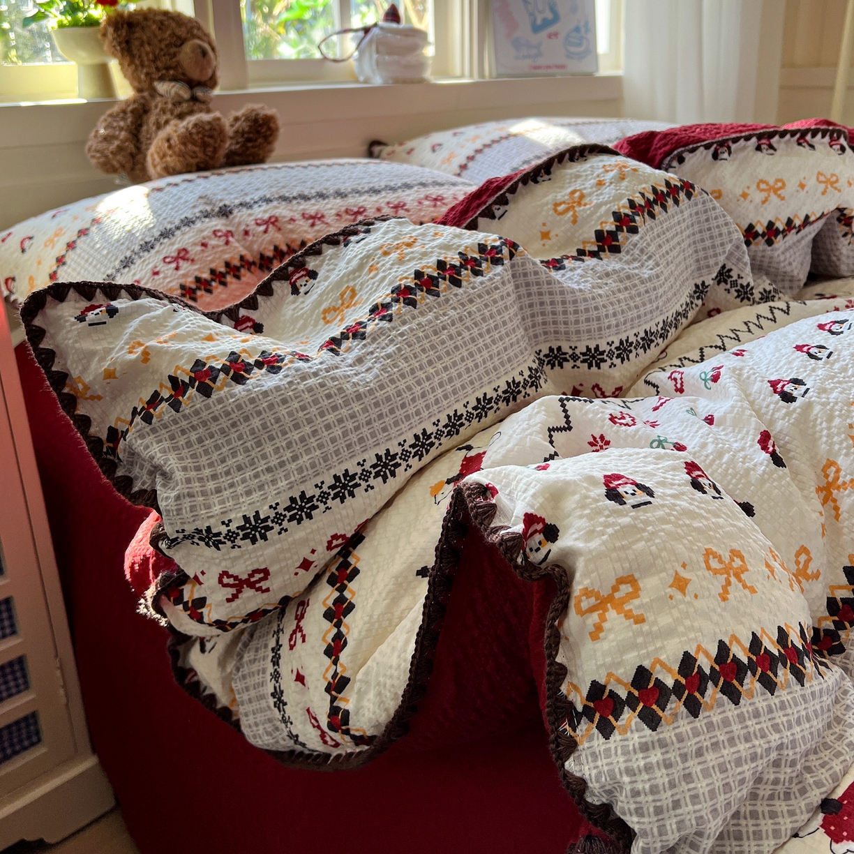 91家纺网 家纺一手货源 找家纺 水墨江南 2026新款贝壳边泡芙纱时尚印花四件套 费尔岛小狗