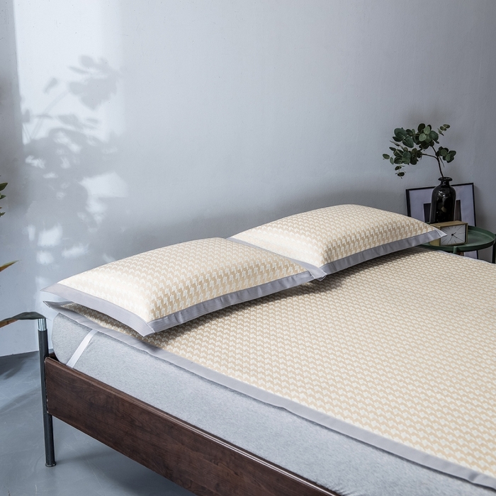 91家纺网 家纺一手货源 找家纺 印季家纺 2026新款600D千鸟格席子凉席 鹅黄