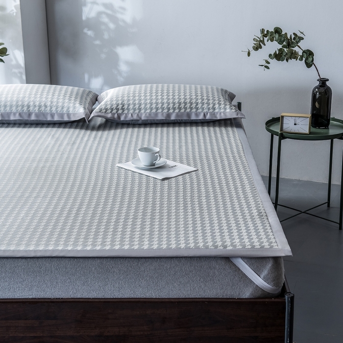 91家纺网 家纺一手货源 找家纺 印季家纺 2026新款600D千鸟格席子凉席 浅灰