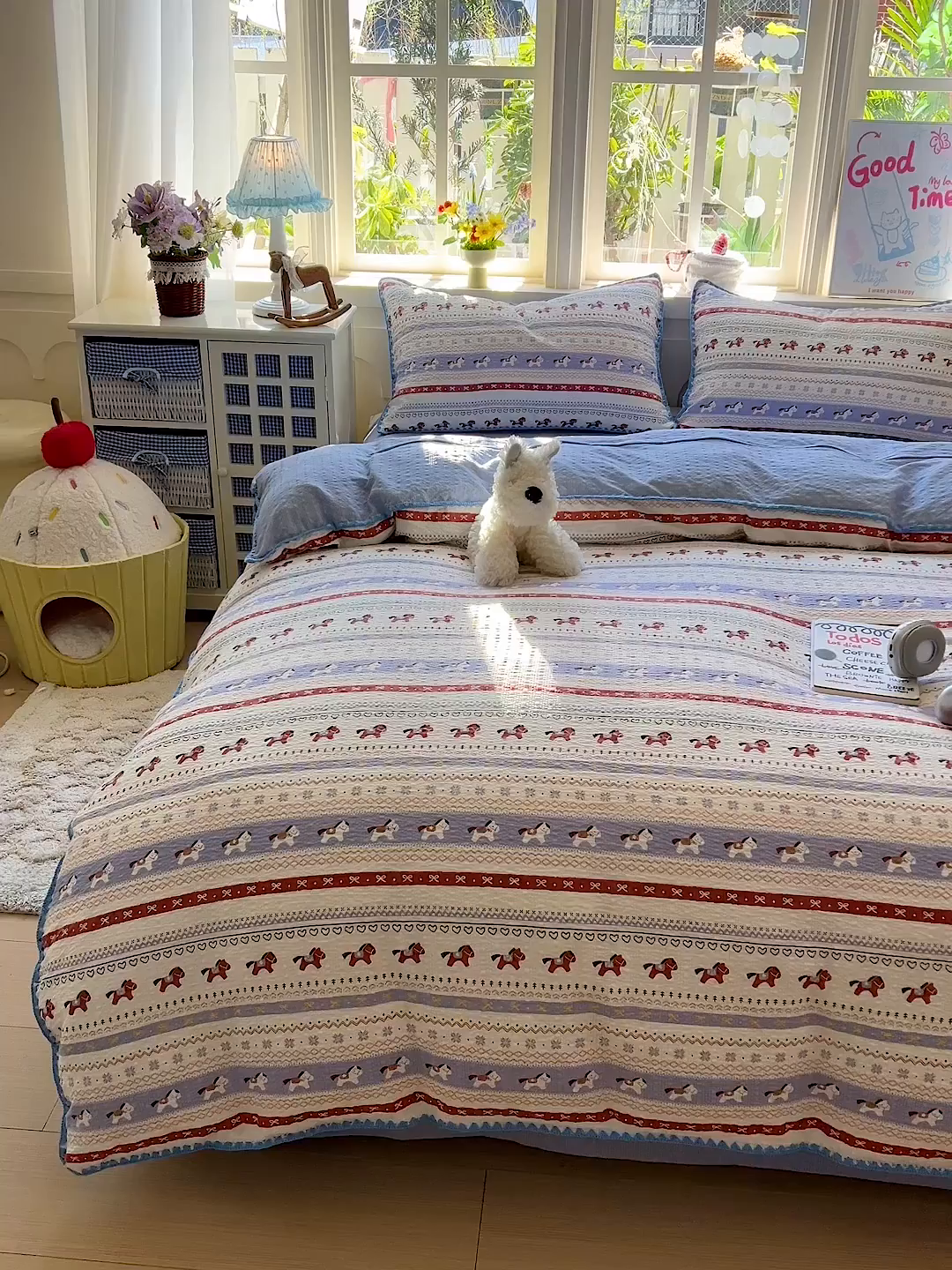 91家纺网 家纺一手货源 找家纺 水墨江南 2026新款贝壳边泡芙纱时尚印花四件套 费尔岛小马