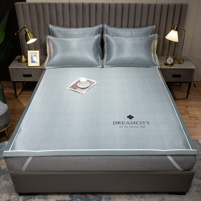 91家纺网 家纺一手货源 找家纺 印季家纺 2026新款加厚肌理纹绣花碳光席席子凉席 灰色