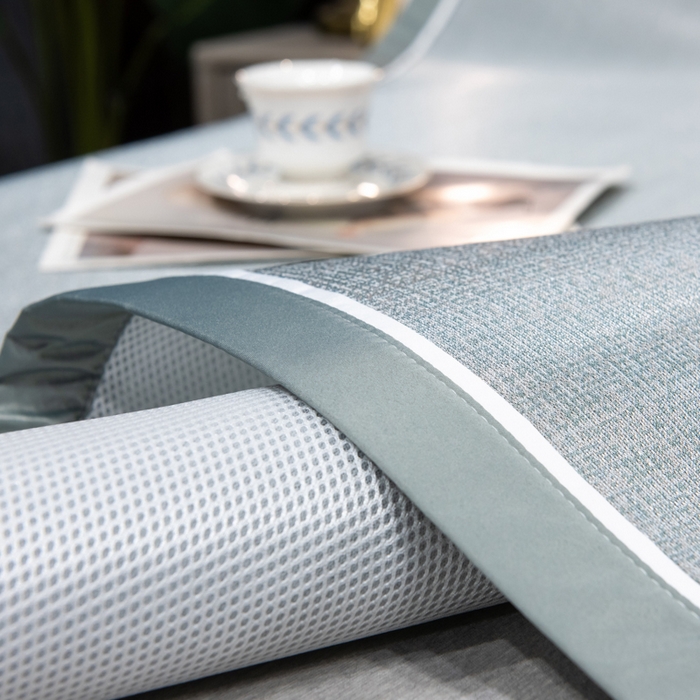 91家纺网 家纺一手货源 找家纺 印季家纺 2026新款加厚肌理纹绣花碳光席席子凉席 灰色