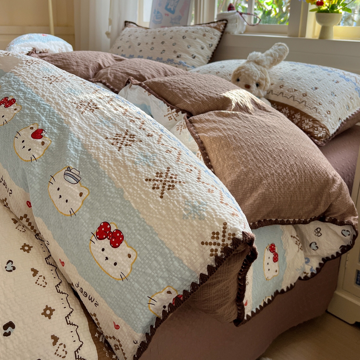 91家纺网 家纺一手货源 找家纺 水墨江南 2026新款贝壳边泡芙纱时尚印花四件套 费尔岛小猫