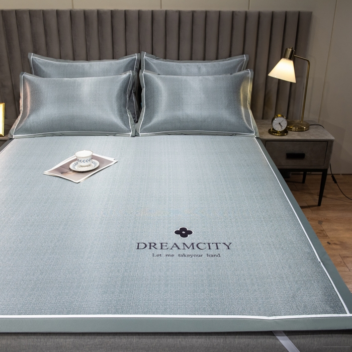 91家纺网 家纺一手货源 找家纺 印季家纺 2026新款加厚肌理纹绣花碳光席席子凉席 灰色