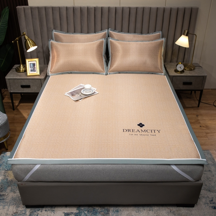 91家纺网 家纺一手货源 找家纺 印季家纺 2026新款加厚肌理纹绣花碳光席席子凉席 咖啡