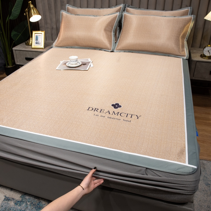 91家纺网 家纺一手货源 找家纺 印季家纺 2026新款加厚肌理纹绣花碳光席席子凉席 咖啡