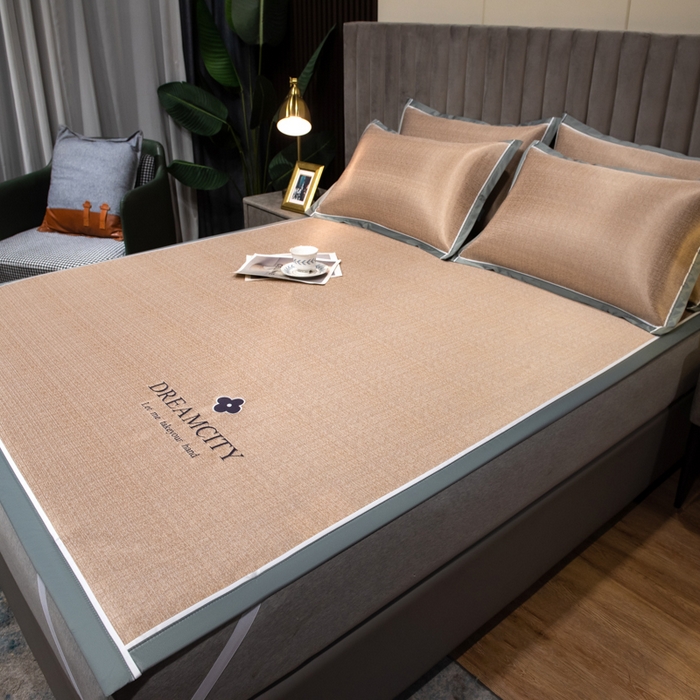 91家纺网 家纺一手货源 找家纺 印季家纺 2026新款加厚肌理纹绣花碳光席席子凉席 咖啡