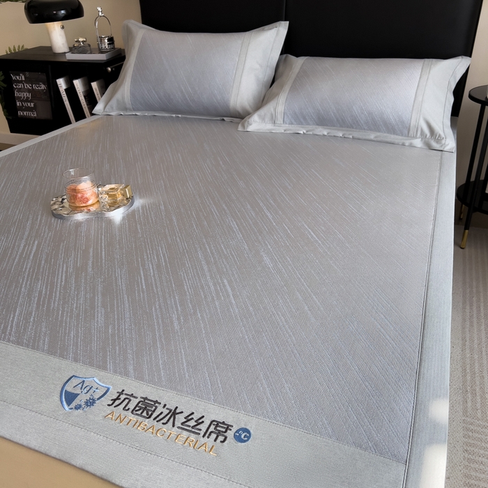 91家纺网 家纺一手货源 找家纺 印季家纺 2026新款5A级抗菌加厚绣花冰丝席-流星雨（床席款） 蓝灰