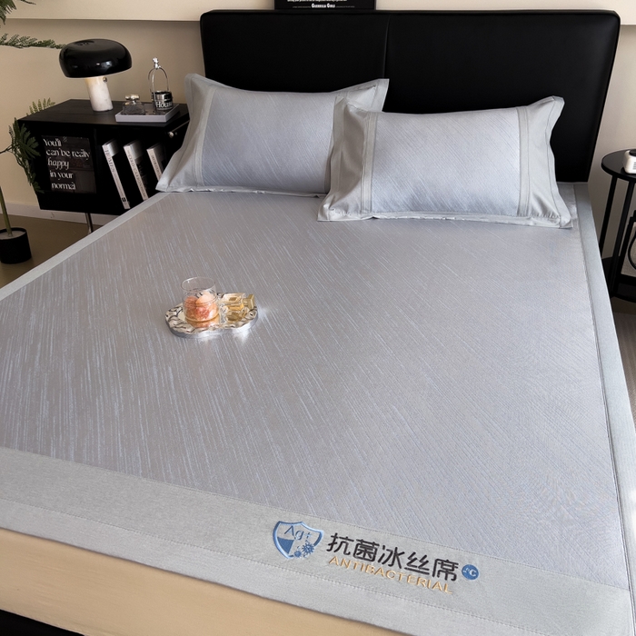 91家纺网 家纺一手货源 找家纺 印季家纺 2026新款5A级抗菌加厚绣花冰丝席-流星雨（床席款） 蓝灰
