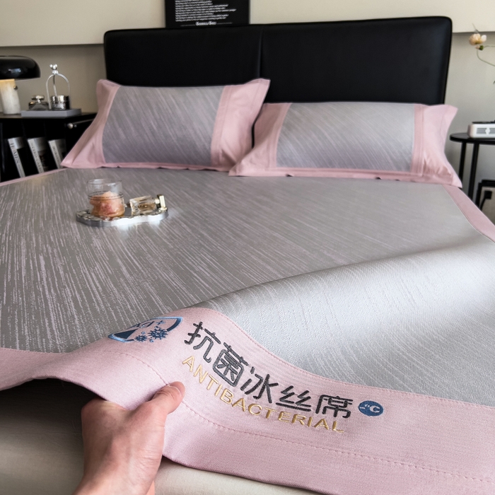 91家纺网 家纺一手货源 找家纺 印季家纺 2026新款5A级抗菌加厚绣花冰丝席-流星雨（床席款） 豆沙