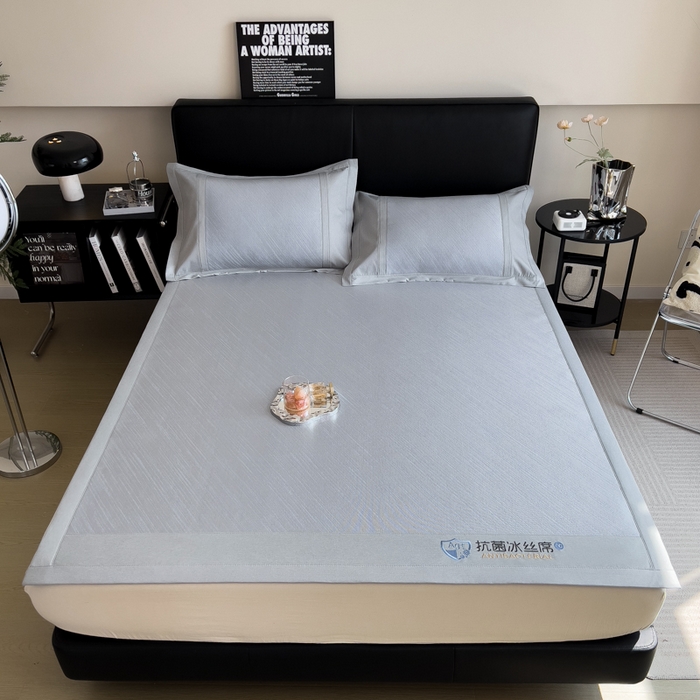 91家纺网 家纺一手货源 找家纺 印季家纺 2026新款5A级抗菌加厚绣花冰丝席-流星雨（床席款） 蓝灰