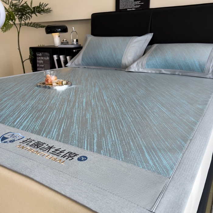 91家纺网 家纺一手货源 找家纺 印季家纺 2026新款5A级抗菌加厚绣花冰丝席-流星雨（床席款） 天蓝