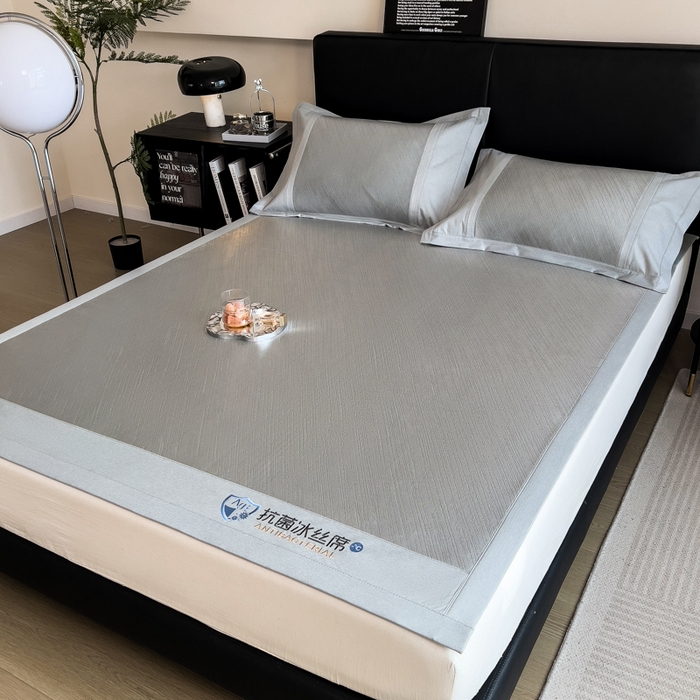 91家纺网 家纺一手货源 找家纺 印季家纺 2026新款5A级抗菌加厚绣花冰丝席-流星雨（床席款） 银灰