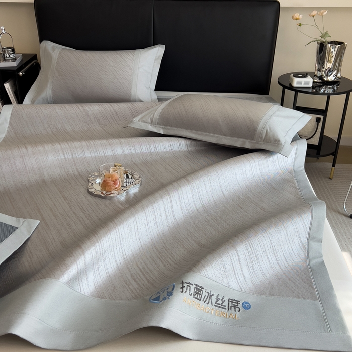 91家纺网 家纺一手货源 找家纺 印季家纺 2026新款5A级抗菌加厚绣花冰丝席-流星雨（床席款） 灰咖
