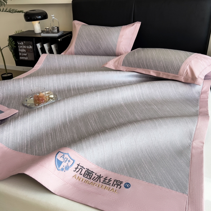 91家纺网 家纺一手货源 找家纺 印季家纺 2026新款5A级抗菌加厚绣花冰丝席-流星雨（床席款） 豆沙