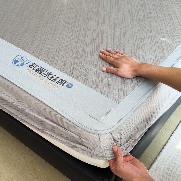 91家纺网 家纺一手货源 找家纺 印季家纺 2026新款5A级抗菌加厚绣花冰丝席-流星雨（床席款） 灰咖