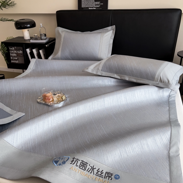 91家纺网 家纺一手货源 找家纺 印季家纺 2026新款5A级抗菌加厚绣花冰丝席-流星雨（床席款） 蓝灰