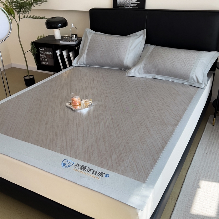 91家纺网 家纺一手货源 找家纺 印季家纺 2026新款5A级抗菌加厚绣花冰丝席-流星雨（床席款） 灰咖