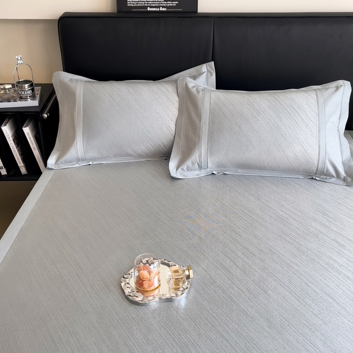 91家纺网 家纺一手货源 找家纺 印季家纺 2026新款5A级抗菌加厚绣花冰丝席-流星雨（床席款） 银灰