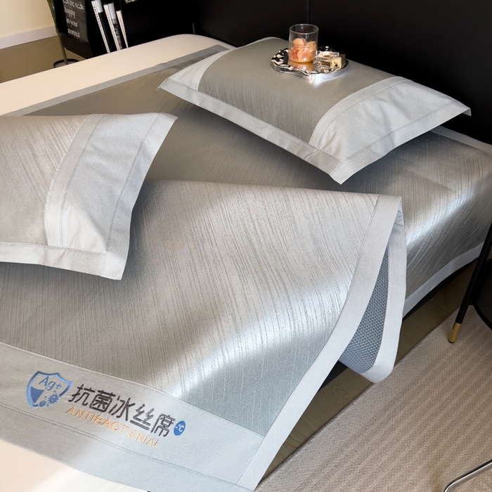 91家纺网 家纺一手货源 找家纺 印季家纺 2026新款5A级抗菌加厚绣花冰丝席-流星雨（床席款） 银灰