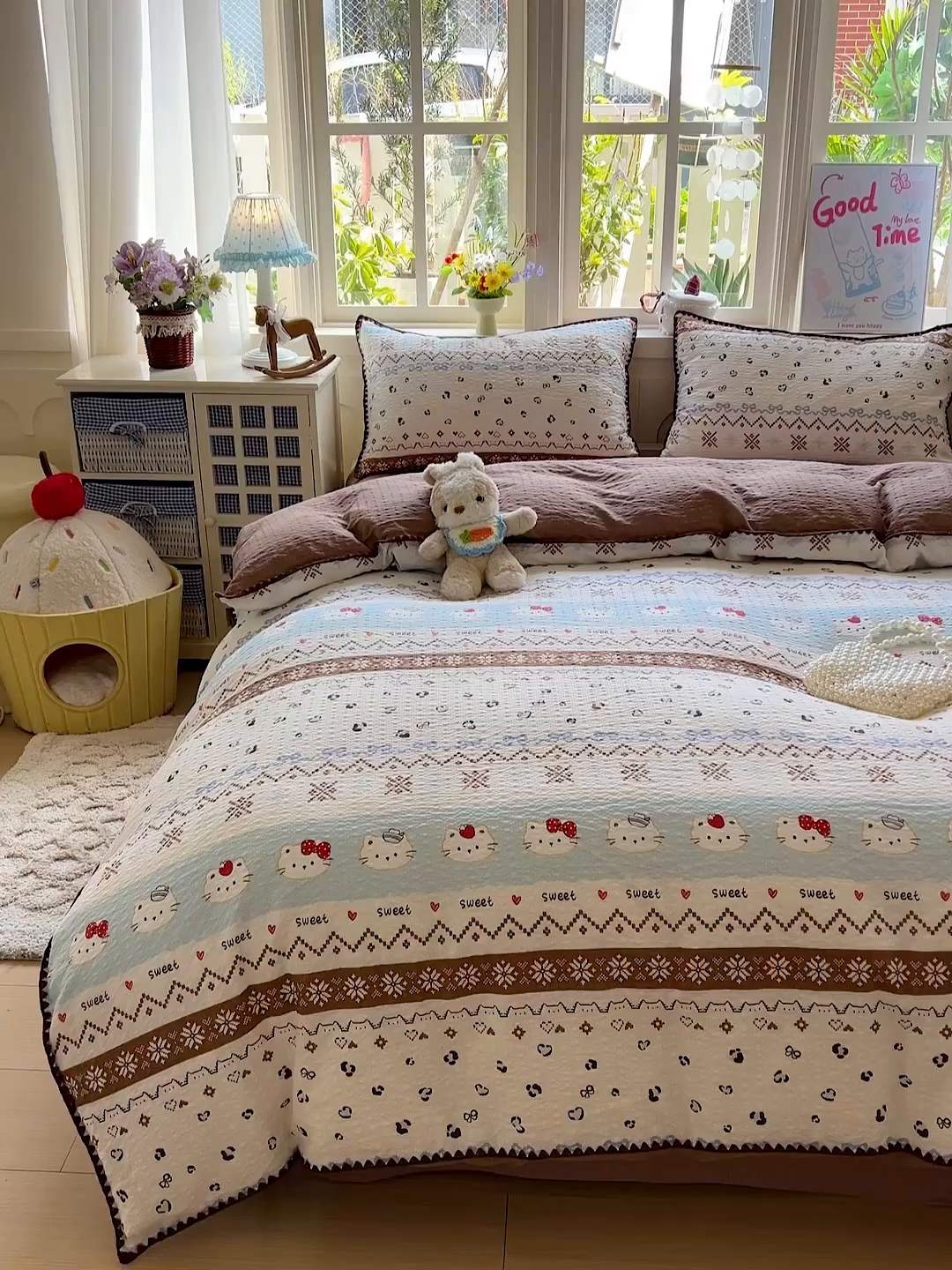 91家纺网 家纺一手货源 找家纺 水墨江南 2026新款贝壳边泡芙纱时尚印花四件套 费尔岛小猫