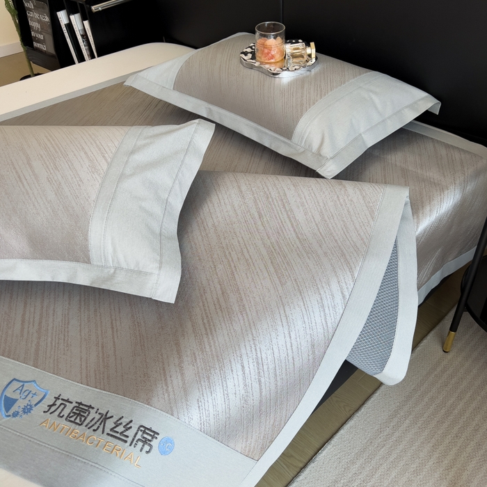 91家纺网 家纺一手货源 找家纺 印季家纺 2026新款5A级抗菌加厚绣花冰丝席-流星雨（床席款） 灰咖